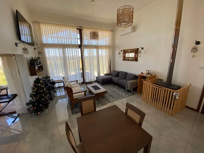 VENDO CASA EN LOTEO LAUREL DE ORO CAMINO A COIHUECO KM 7,5