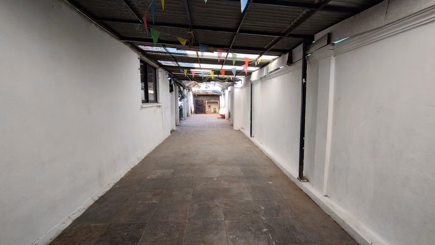 VENTA CASA 6D, 3B EN SECTOR RESIDENCIAL Y SEGURO, 2 PISOS