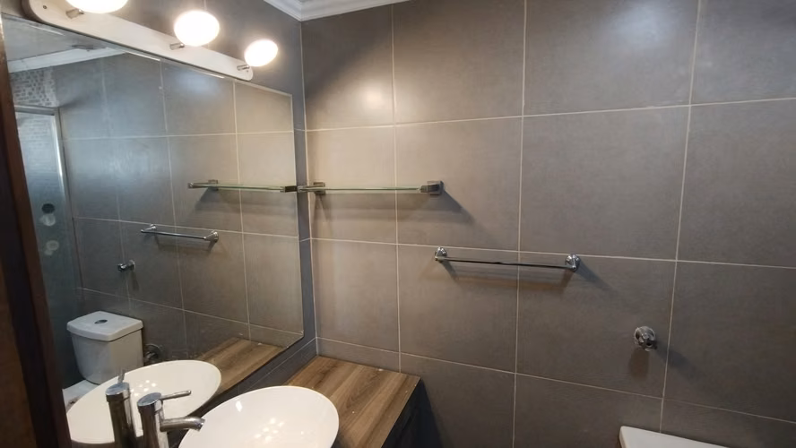 VENTA CASA 6D, 3B EN SECTOR RESIDENCIAL Y SEGURO, 2 PISOS