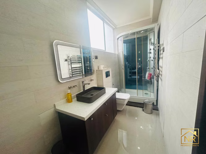 MODERNA RESIDENCIA DE ALTO ESTÁNDAR EN ALTOS DE LA RESERVA,