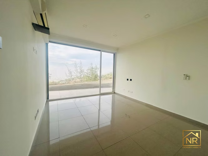 MODERNA RESIDENCIA DE ALTO ESTÁNDAR EN ALTOS DE LA RESERVA,