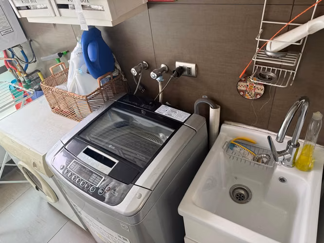 3 DORMITORIOS 2 EN SUITE 140 M2 MAS   57 M2 DE PATIO JARDIN - Imagen 8