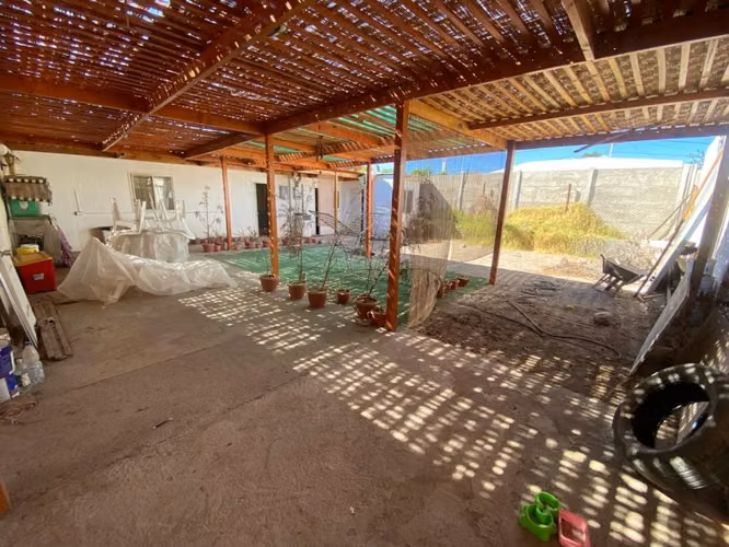 Casa en Condominio Altos de Pica | 4D + 2B