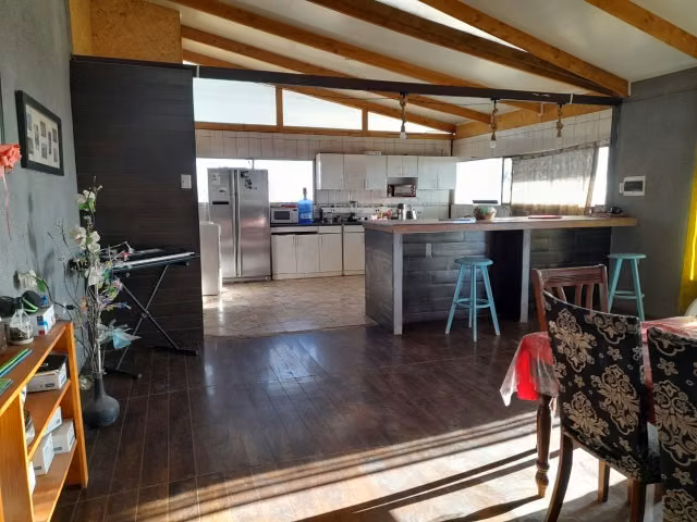 Venta de parcela con casa en Altos de Miraflores – Pica.