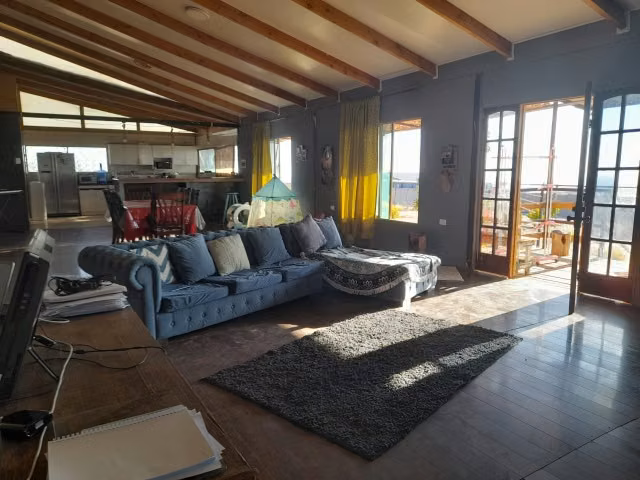 Venta de parcela con casa en Altos de Miraflores – Pica.