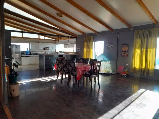 Venta de parcela con casa en Altos de Miraflores – Pica.