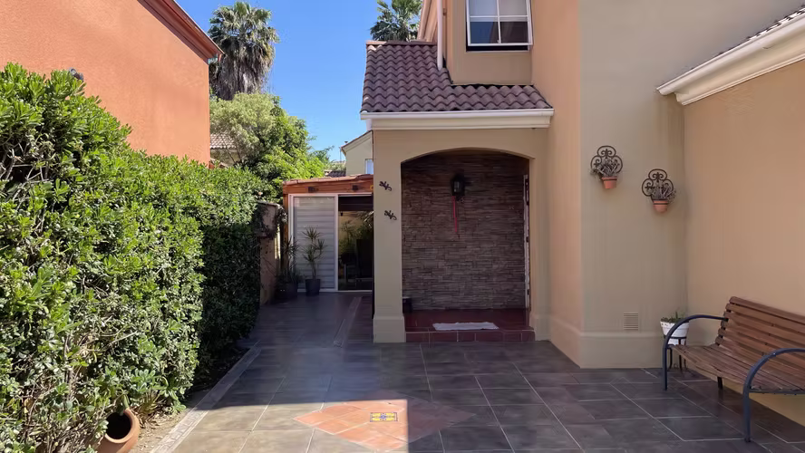 EXCELENTE CASA EN VALLE LO CAMPINO
