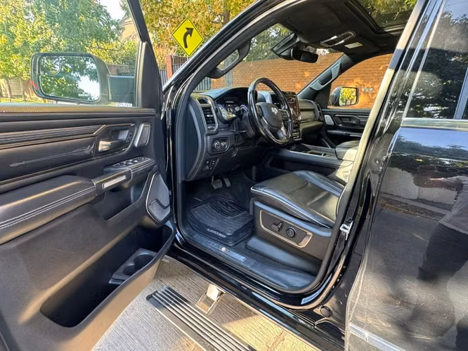RAM 1500 LIMITED CREW CAB - 2022 | 2846