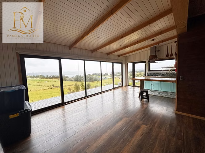 Hermosa Casa en venta con Parcela de 5000 vista al mar Dalcahue