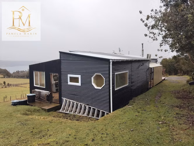 Hermosa Casa en venta con Parcela de 5000 vista al mar Dalcahue