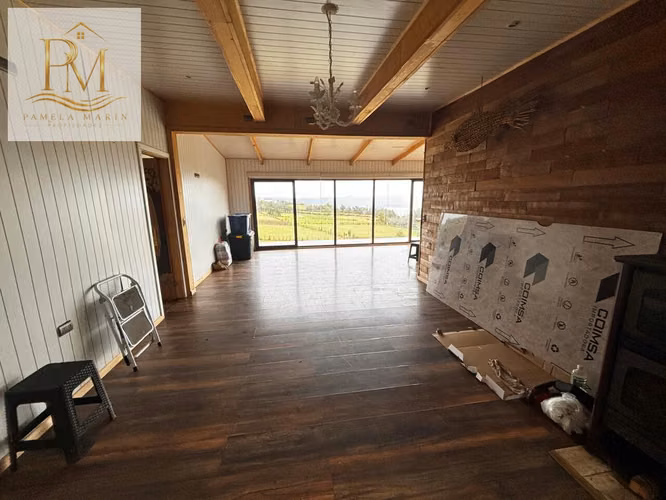 Hermosa Casa en venta con Parcela de 5000 vista al mar Dalcahue