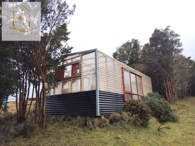 Hermosa Casa en venta con Parcela de 5000 vista al mar Dalcahue