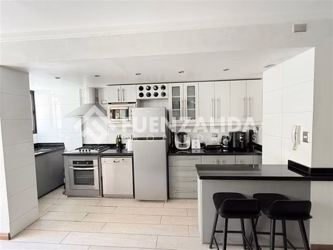 Hermoso Departamento con patio, en venta de 3 dorm. El Golf - Imagen 28