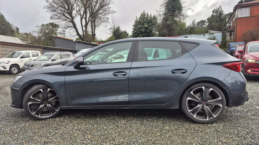 CUPRA LEON  2025