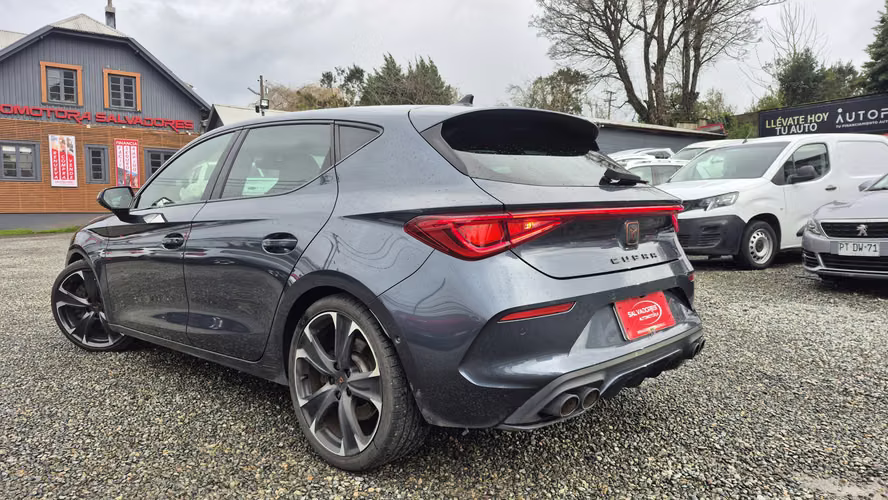 CUPRA LEON  2025