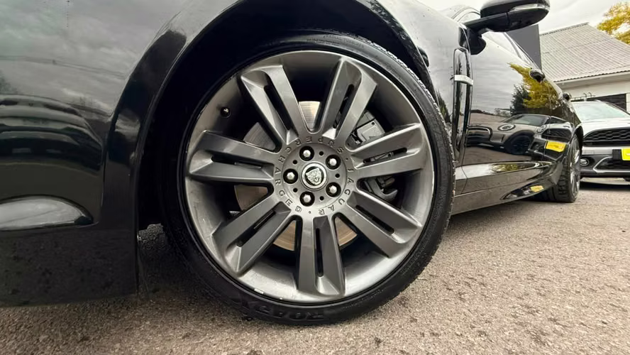 Jaguar XF 5.0 Supercharged (2010)