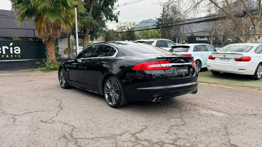 Jaguar XF 5.0 Supercharged (2010)