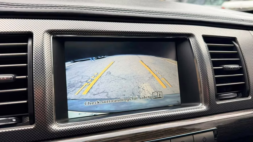 Jaguar XF 5.0 Supercharged (2010)