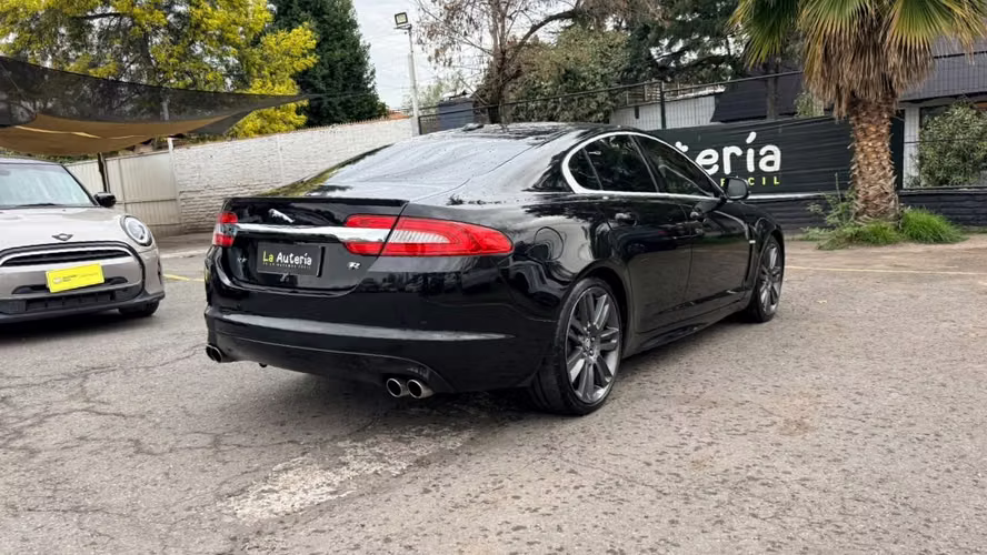 Jaguar XF 5.0 Supercharged (2010)