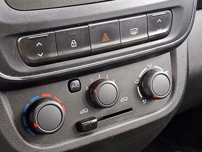 RENAULT KWID 2024