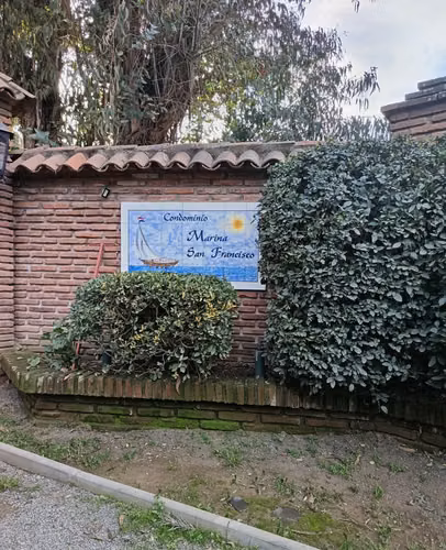PARCELA EN EXCLUSIVO CONDOMINIO CON ENTRADA DIRECTA A LAGUNA