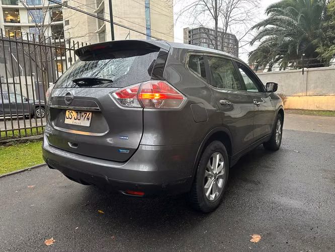 UNICO DUEÑO Nissan X-Trail 2.5 SENSE 4X2 2F CVT AT 5P