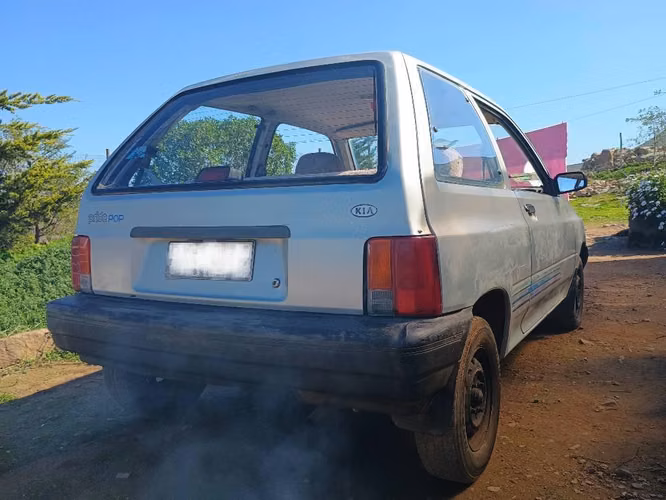 Kia pop andando
