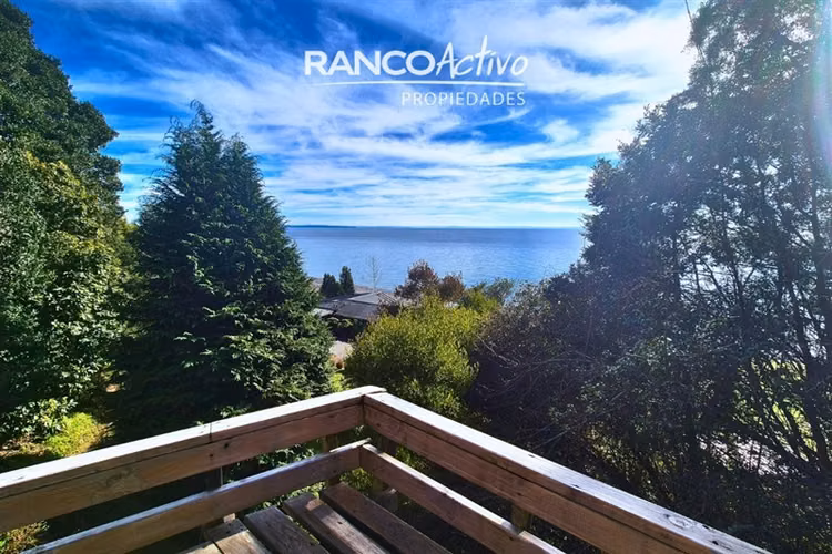 Casa 4D2B con vista y acceso lago en arriendo, Puerto Varas