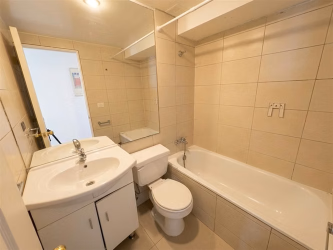 Departamento para REMODELAR en venta de 3 dorm. Las Condes - Imagen 11