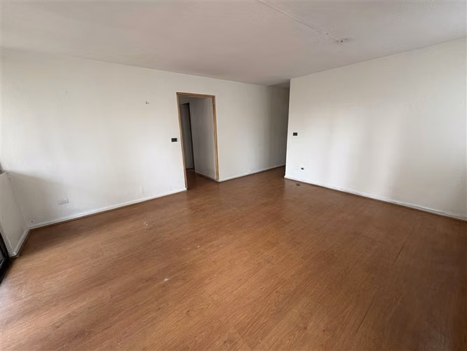 Departamento para REMODELAR en venta de 3 dorm. Las Condes