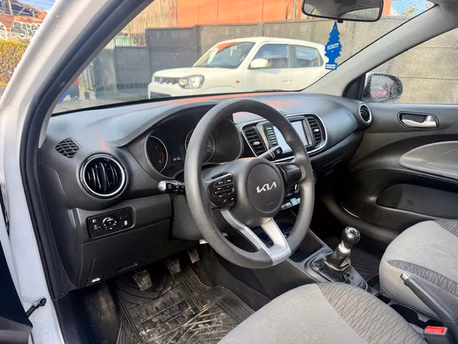 KIA SOLUTO - Imagen 11