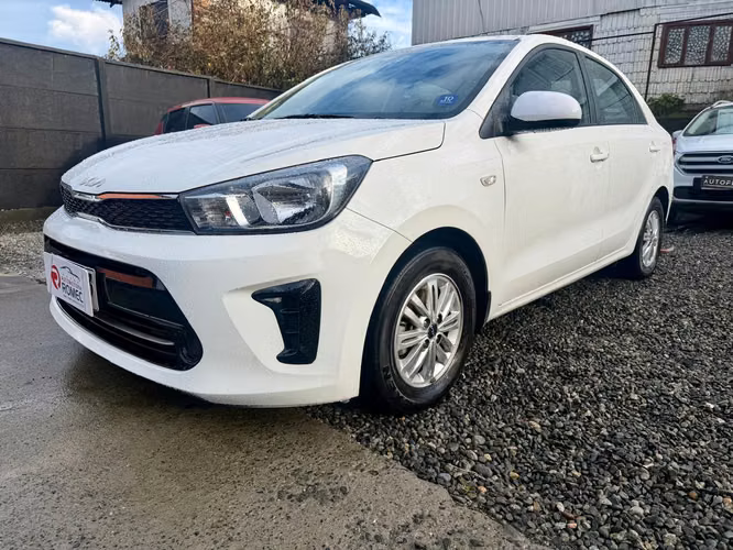 KIA SOLUTO - Imagen 6