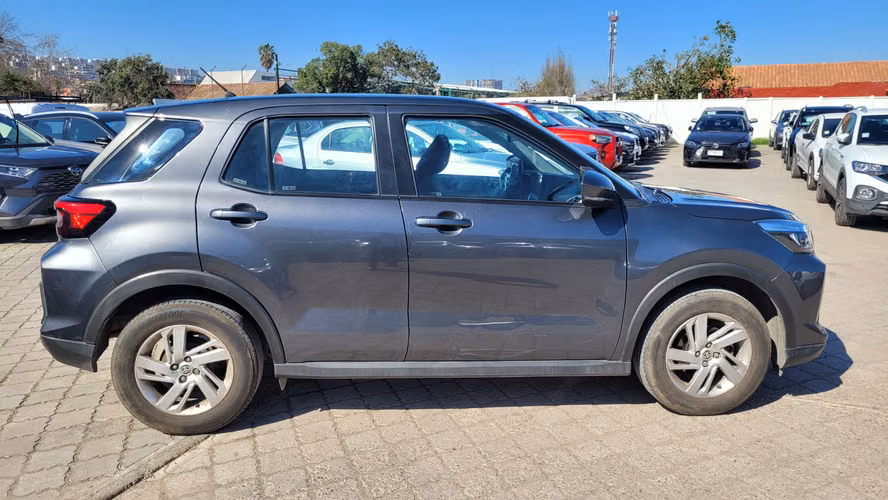 Toyota RAIZE CVT 1.2 FULL AUT. 1.2 • 4x2 • Automática • 2023