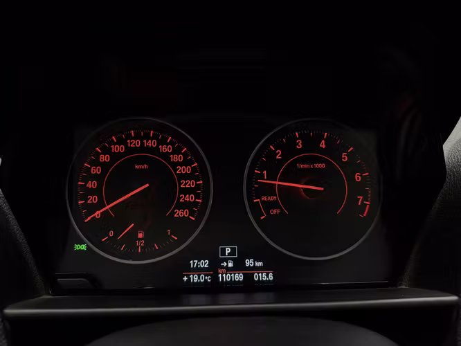 bmw 116i hatchback 1.6 at 2 puertas 2014