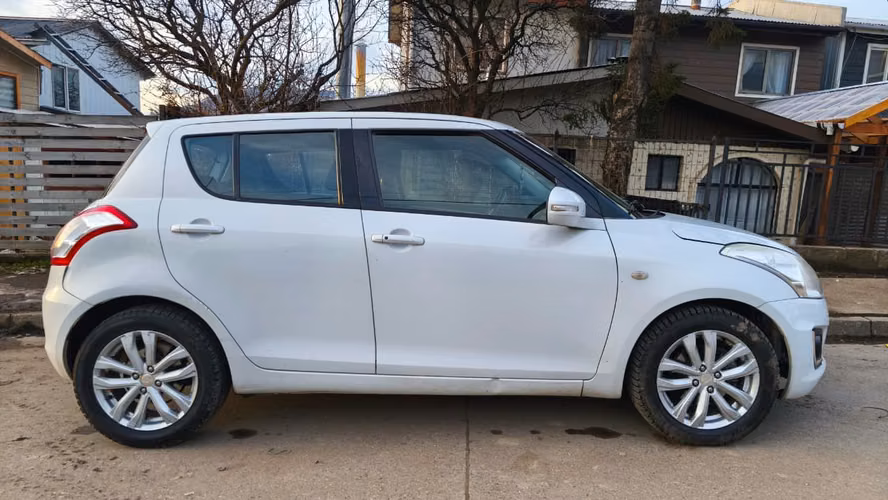 Suzuki Swift 2015 – T.Automática - Motor 1.2 (97.600 km)
