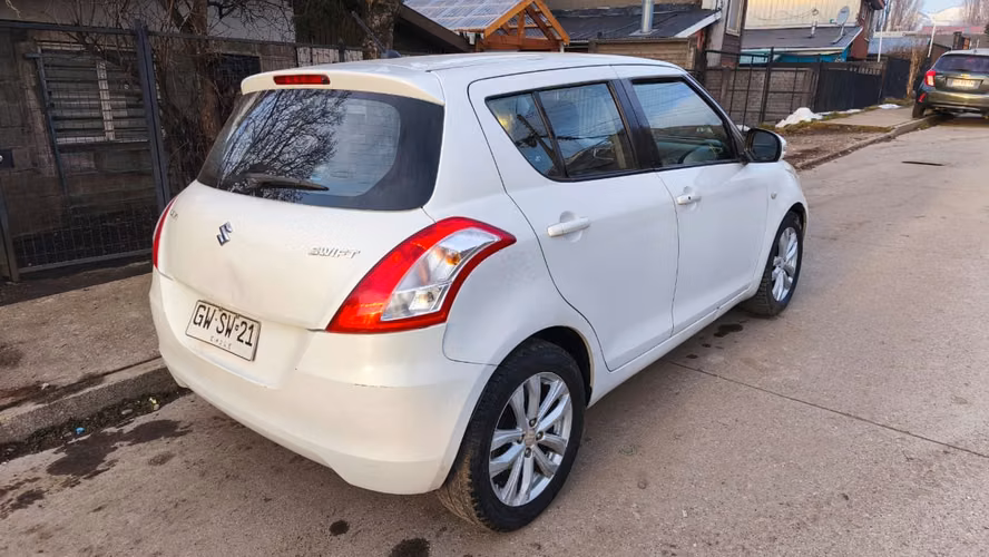 Suzuki Swift 2015 – T.Automática - Motor 1.2 (97.600 km)