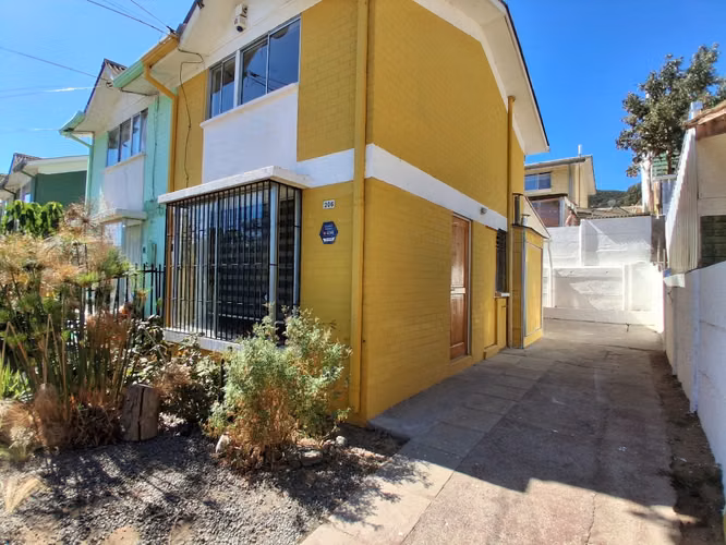 Casa Renovada en Arriendo|2 Dormitorios Viñedos de