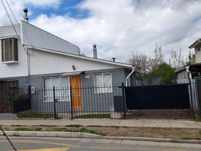Casa en Arriendo | 2 Dormitorios | Sector CCU