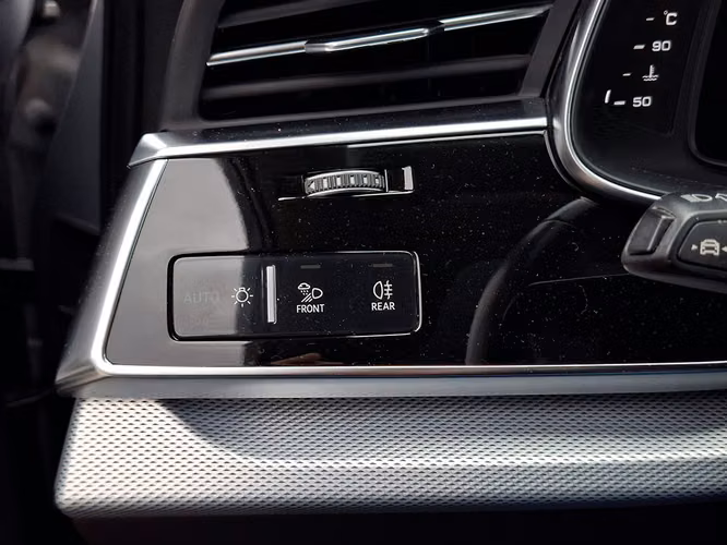 AUDI Q7 2023