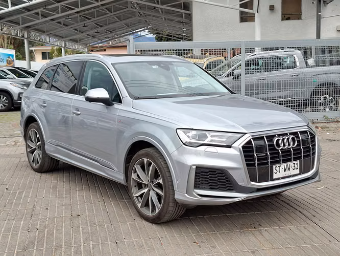 AUDI Q7 2023