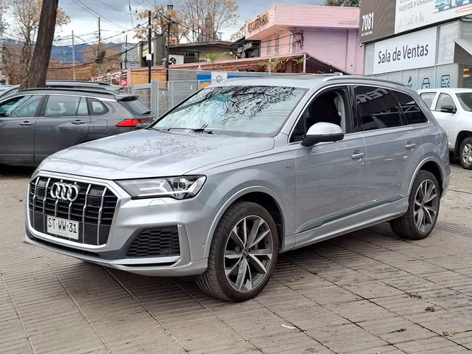 AUDI Q7 2023