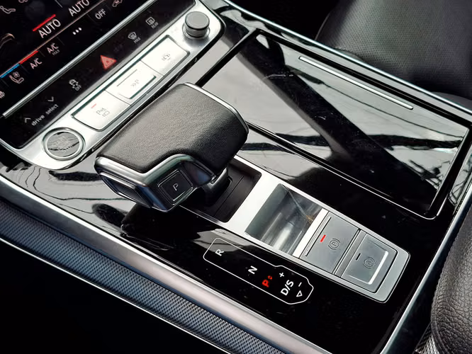AUDI Q7 2023