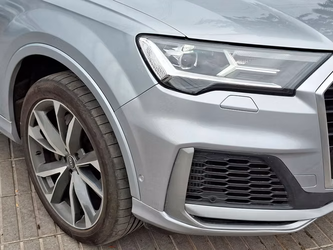 AUDI Q7 2023