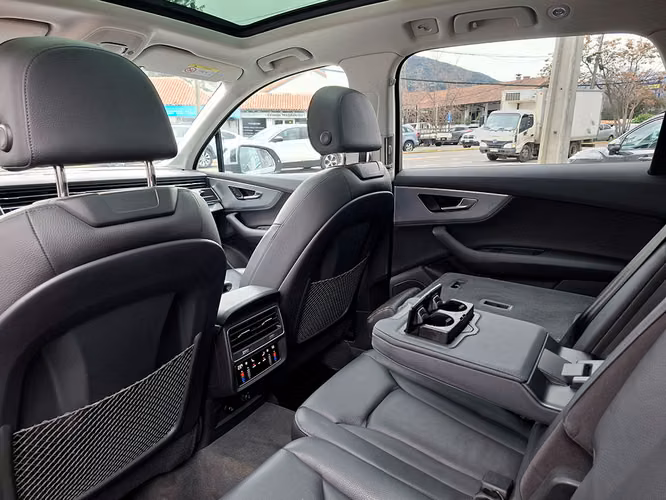 AUDI Q7 2023