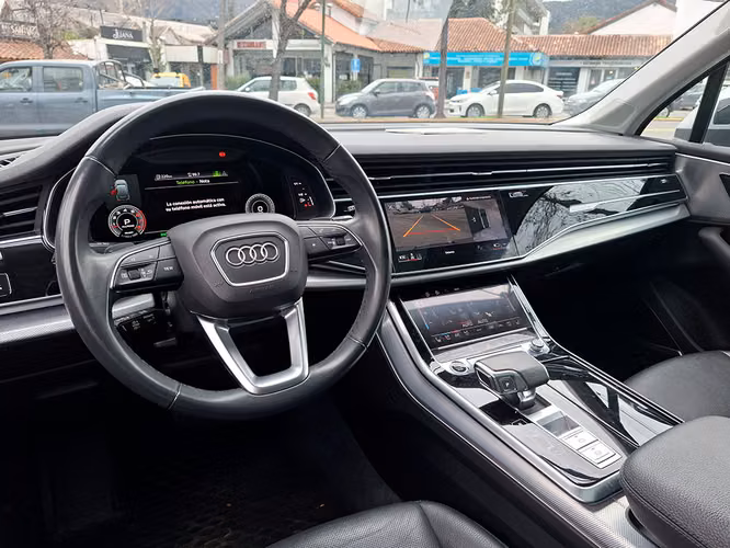 AUDI Q7 2023