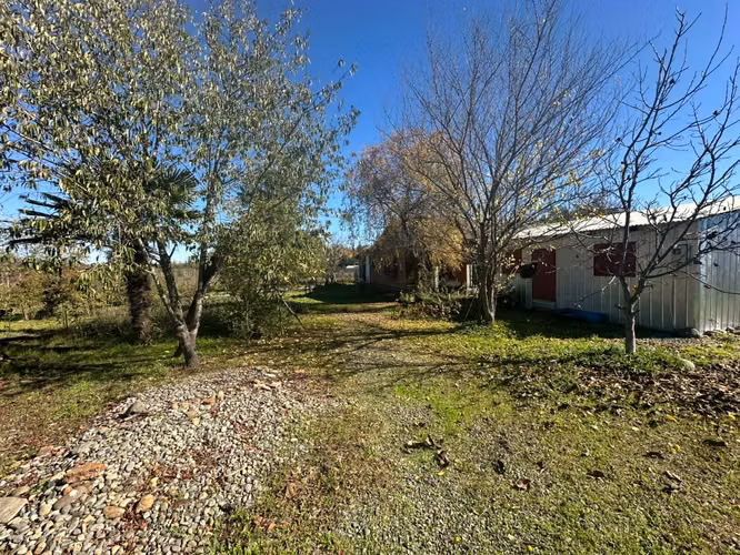 VENTA DE HERMOSA PARCELA CON CONSTRUCCIÓN Y DERECHOS DE AGUA - Imagen 1