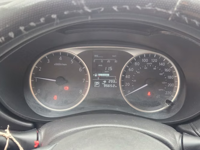 Nissan Versa 1.6 SENSE 4X2 CVT AT 4P 2022 - Imagen 12