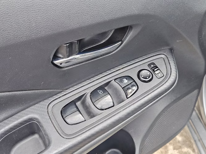 Nissan Versa 1.6 SENSE 4X2 CVT AT 4P 2022 - Imagen 20