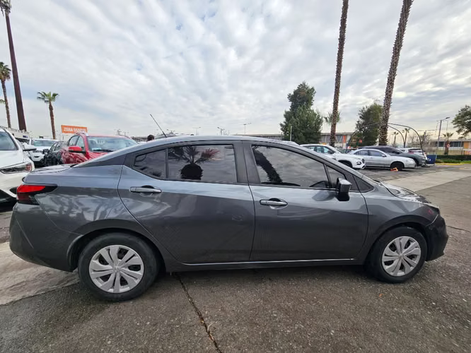 Nissan Versa 1.6 SENSE 4X2 CVT AT 4P 2022 - Imagen 4