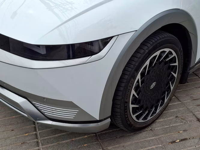 HYUNDAI IONIQ 2023